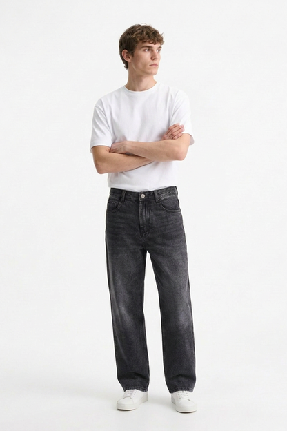 Men's Vintage Wash Relaxed Fit Straight-Leg Jeans